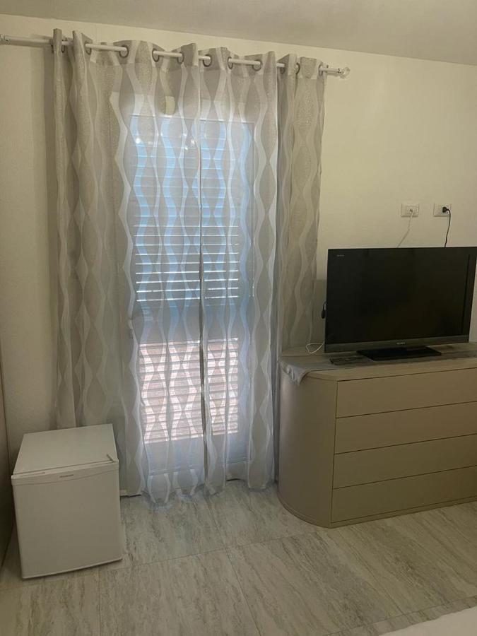 La Perla Del Mare Bed & Breakfast Ла Калета Екстериор снимка